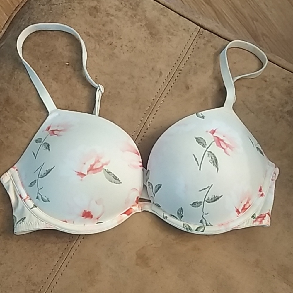 VS Pink push up bra size 32C
